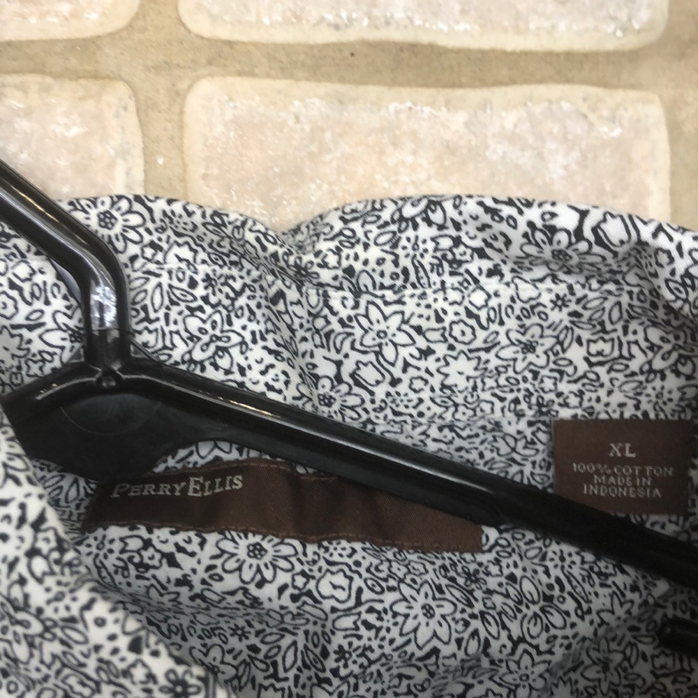 Perry Ellis Button Down - Picture 2 of 3